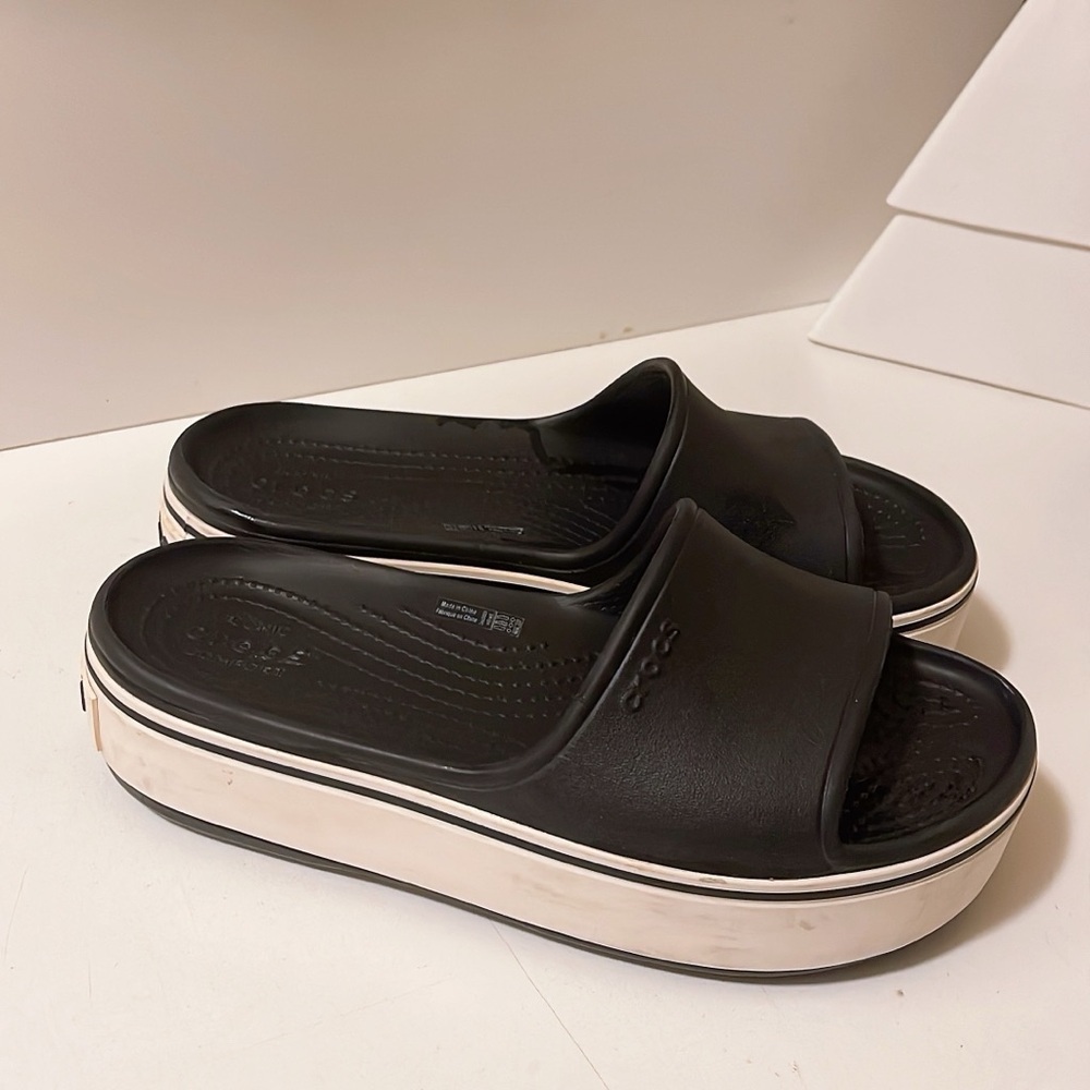 Crocs Iconic Comfort Crocband
Platform Slides Unisex 10 W 8 M.great conditions